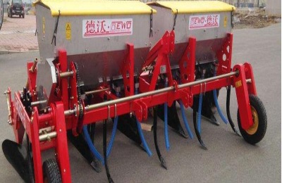 中耕机的主要部件