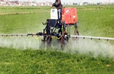 自走式喷杆喷雾机的维护与保养