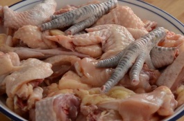 一斤鸡肉多少钱，如何选购新鲜鸡肉