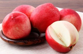 瑞光5号油桃一斤多少钱