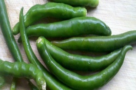 线椒辣吗，线椒属于辣椒的一个变种